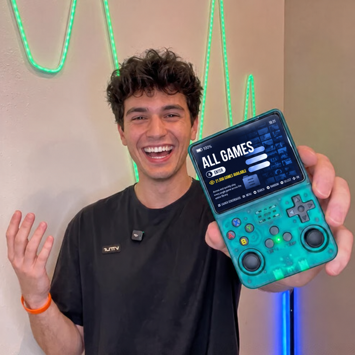 CurveveraMax Pro 2.0 — R36S Retro Handheld Console